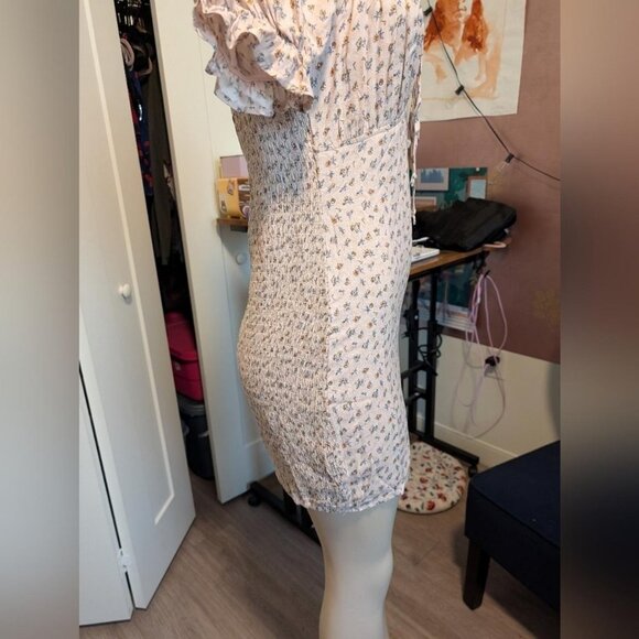 Cottagecore Floral Ruffle Sleeve - Picture 10 of 12